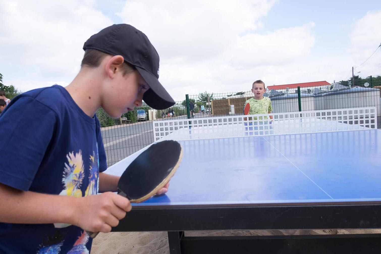 tables de ping pong dans le camping les dunes à brétignolles