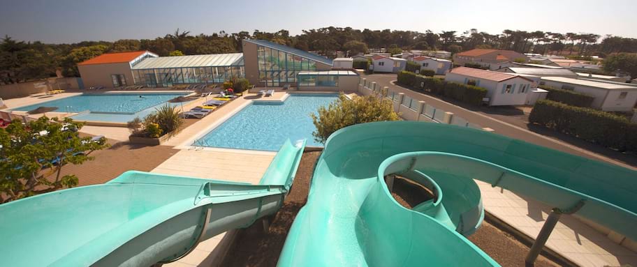 camping pas cher avec parc aquatique et piscine à brétignolles