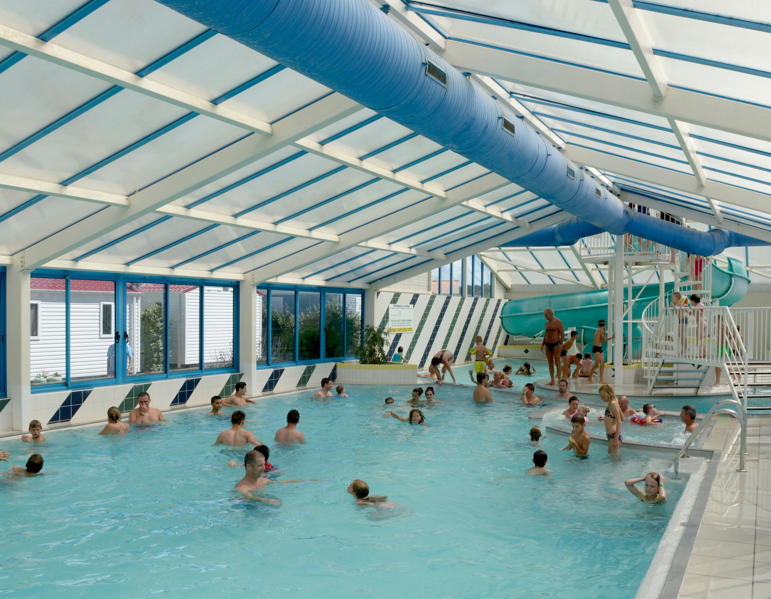 Piscine couverte vendée