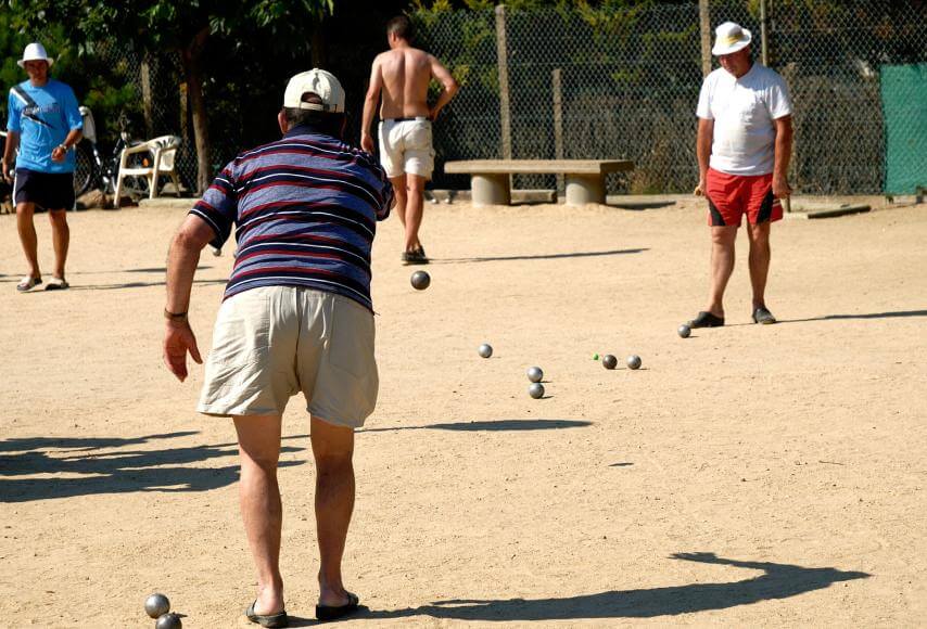 Pétanque-Campingplatz in den Dünen