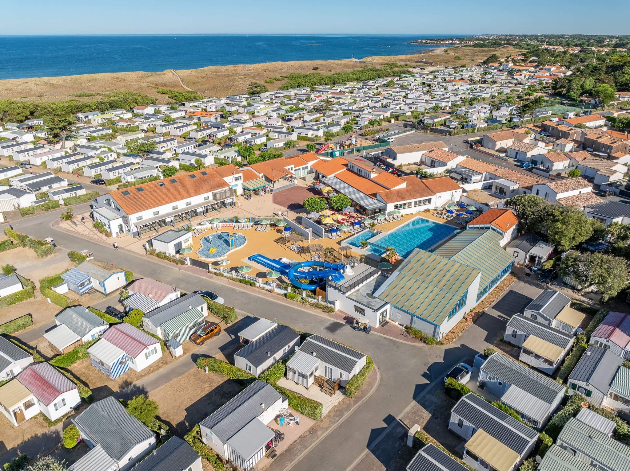 Vue aérienne du camping Les Dunes à Brétignolles-sur-Mer en Vendée
